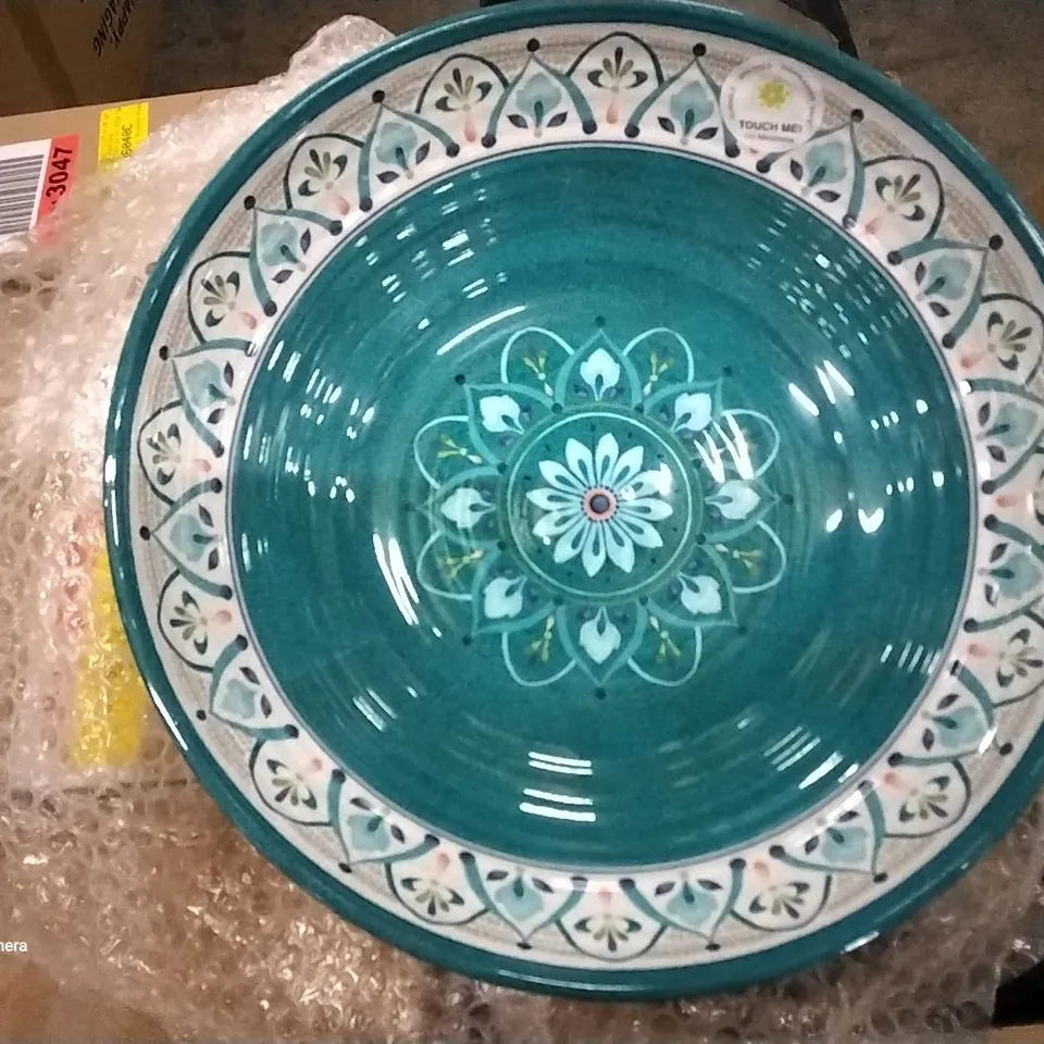 BOXED MAURICIO MEDALLION DELUX 15 PIECE MELAMINE DINNER SET