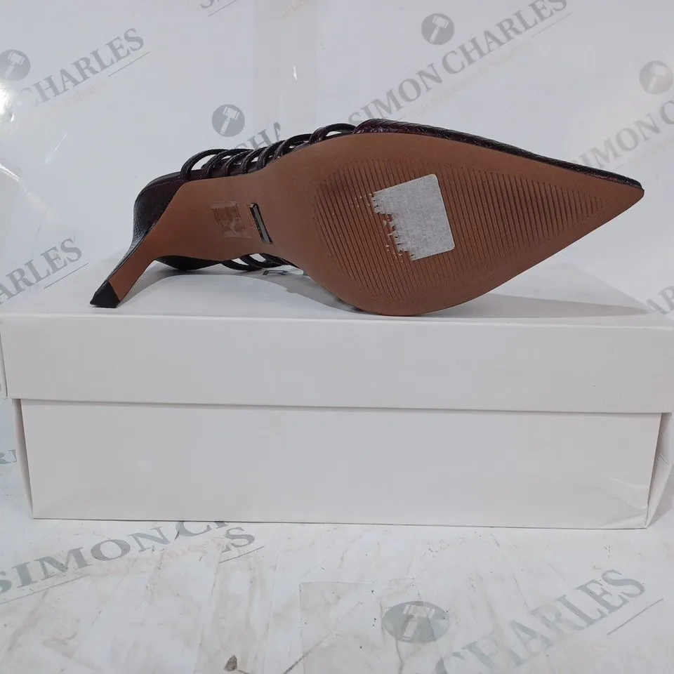 BOXED PAIR OF REISS DAPHNE SLINGBACK HEELS IN POMEGRANATE SIZE 6