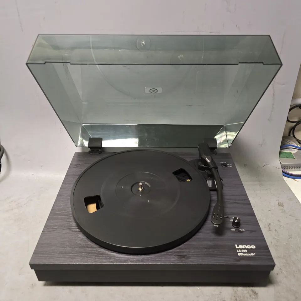BOXED LENCO LS-300BK V2 TURNTABLE WITH BLUETOOTH 
