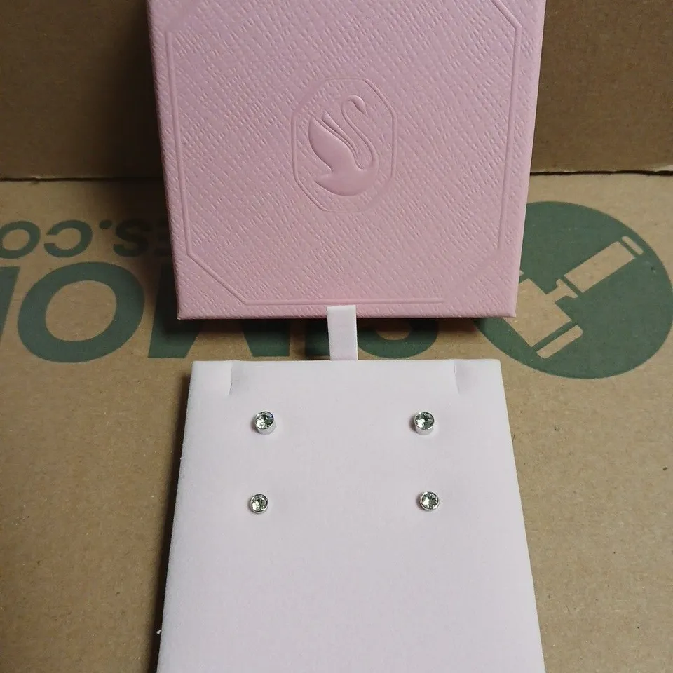 SWAROVSKI CRYSTAL JEWELLERY STUD EARRINGS 