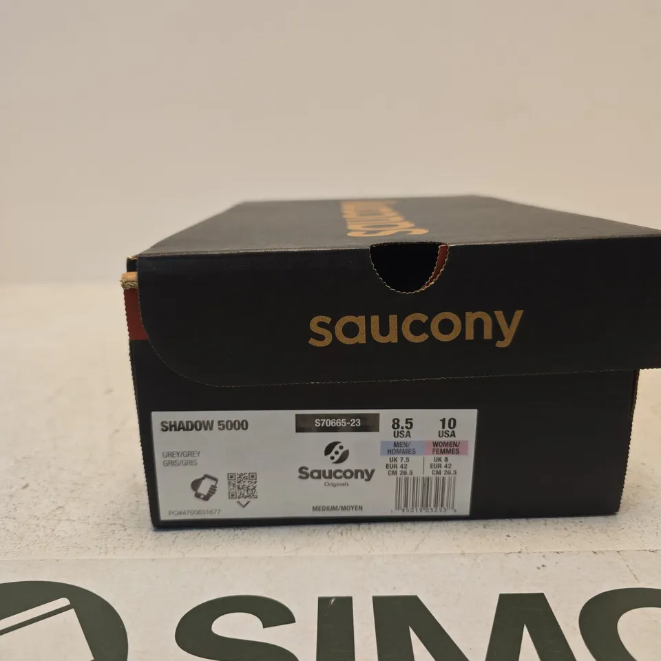 SAUCONY SHADOW 5000 GREY TRAINERS – UK 6.5 (US 8.5) – BOXED