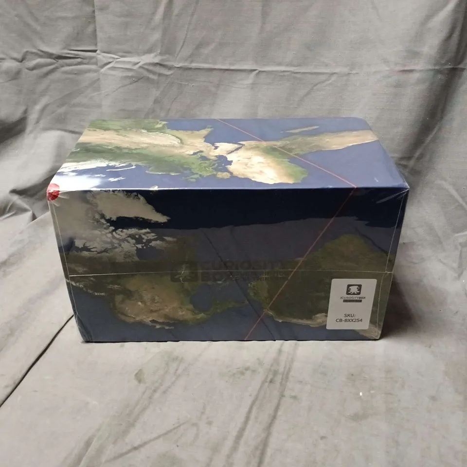 BOXED AND SEALED CURIOSITY BOX LIMITED EDITION BY VSAUCE (CB-BXX254)