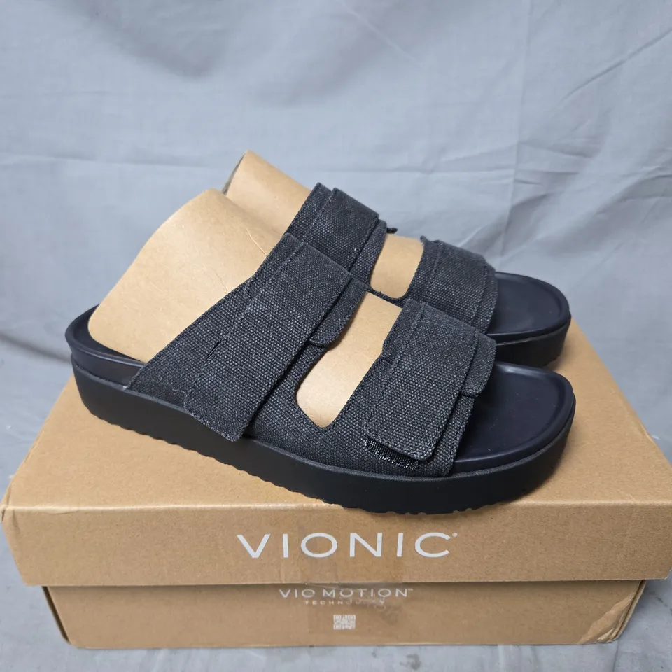 BOXED VIONIC RYDER SANDALS IN BLACK - SIZE 4.5