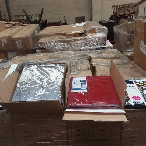 PALLET CONTAINING A VERY LARGE QUANTITY OF TABLET CASES ECT