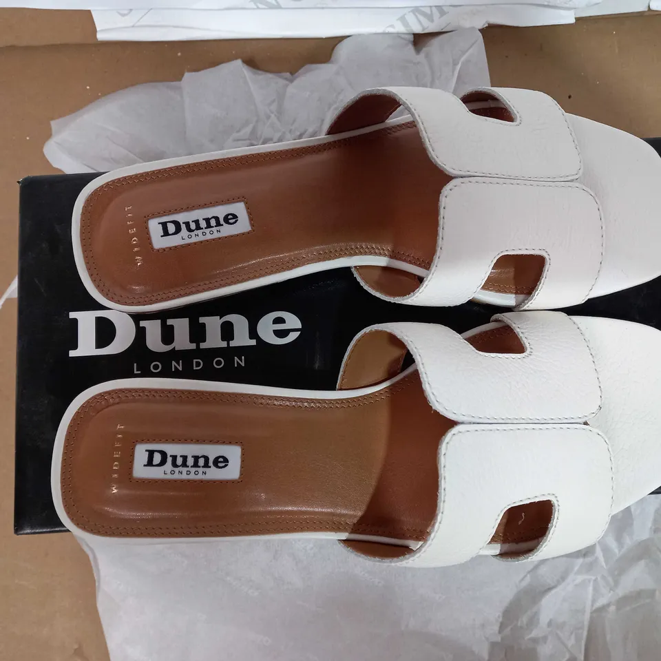 DUNE WIDE FIT LOUPE SLIDE SANDAL, WHITE, SIZE 6