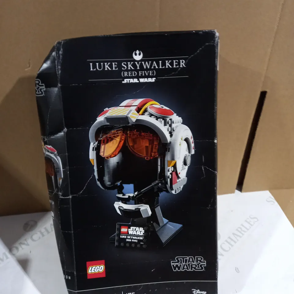 LEGO STAR WARS LUKE SKYWALKER RED 5 HELMET SET 75327 RRP £54.99