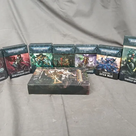 8 BOXED WARHAMMER ITEMS TO INCLUDE DATACARDS, MISSION PACK, WARSCROLL CARDS, ETC