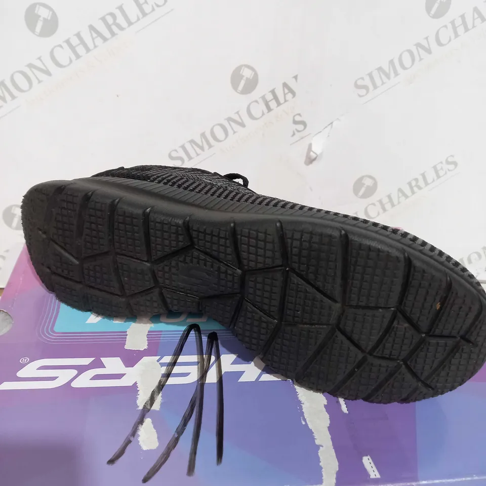 BOXED SKECHERS SIZE 5 BLACK ARCH FIT LACE UP SPORTS TRAINERS 