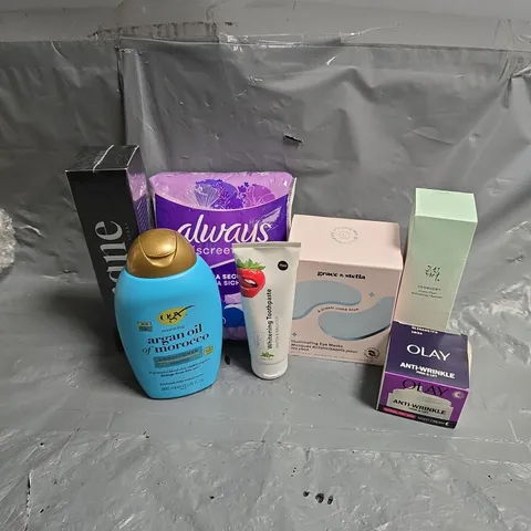 APPROXIMATEY 20 ASSORTED HEALTH AND BEAUTY PRODUCTS TO INCLUDE - BEAUTY OF JOSEON REFRESHING CLEANSER - GRACE & STELLA ILLUMINATING EYE MASKS - MANE HAIR REMOVAL SPRAY - ETC