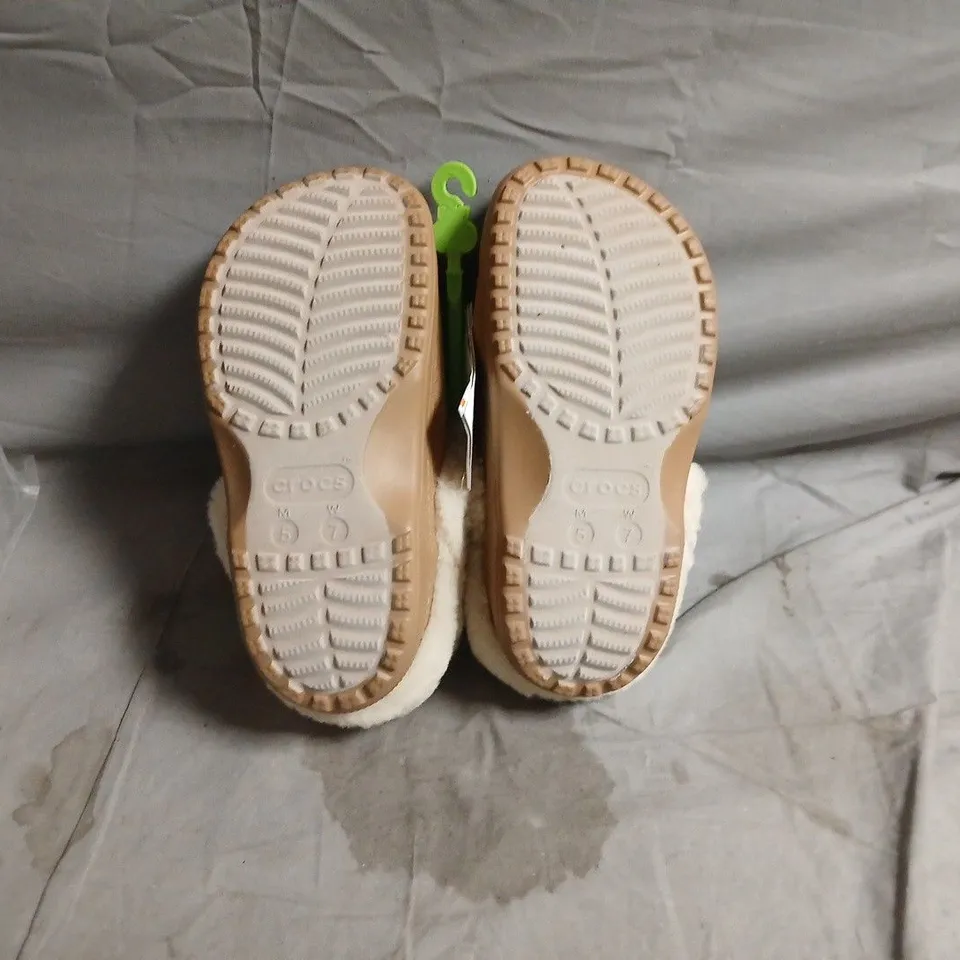 Crocs Kids' Vegan Suede Clog with Faux Shearling Lining – Brown UK 4–5 