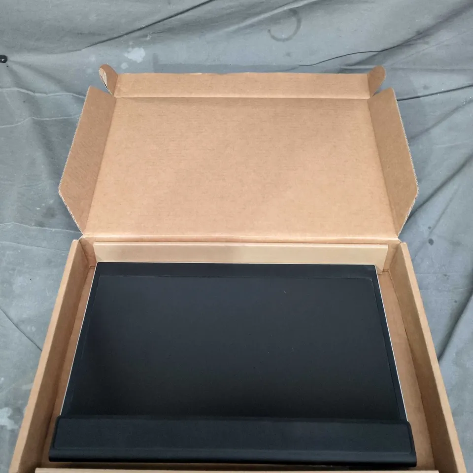 BOXED LG GRAM + VIEW PORTABLE MONITOR