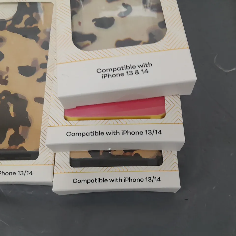 PALLET CONTAINING A LARGE QUANTITY OF ASSORTED BRAND NEW  MOBILE PHONE ACCESSORIES TO INCLUDE CHARMS AND LANYARD PHONE CASES