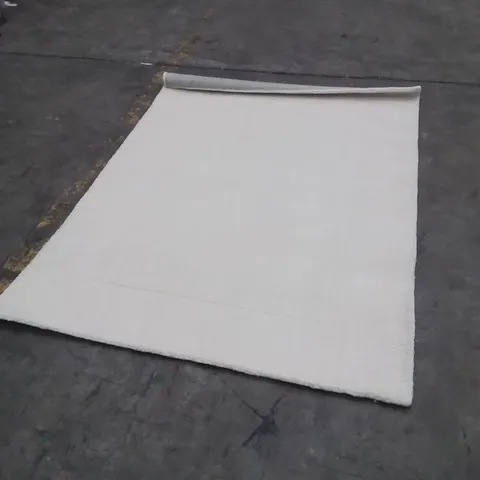 QUALITY DESIGNER AREA RUG - APPROXIMATELY 170X120CM