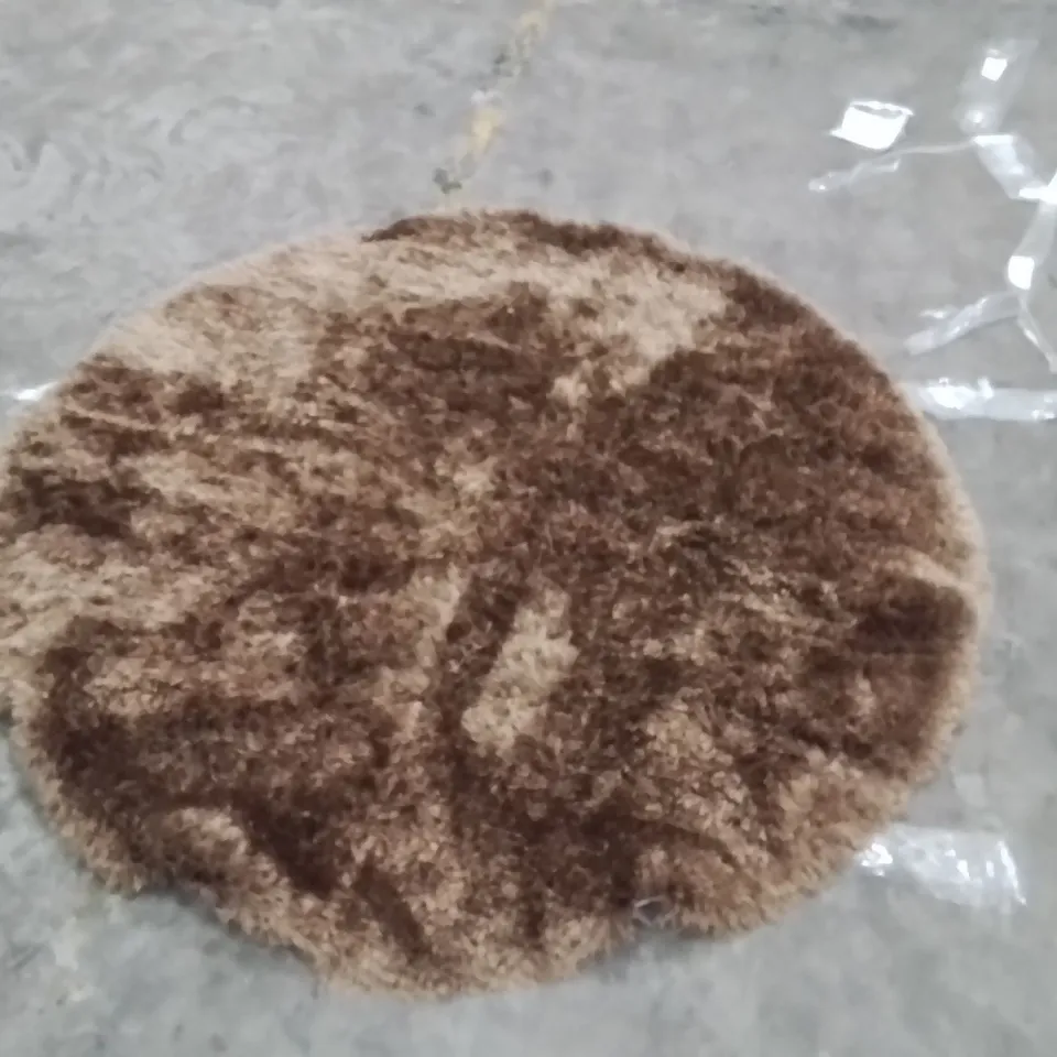 QUALITY DESIGNER AREA RUG - APPROXIMATELY 198X190