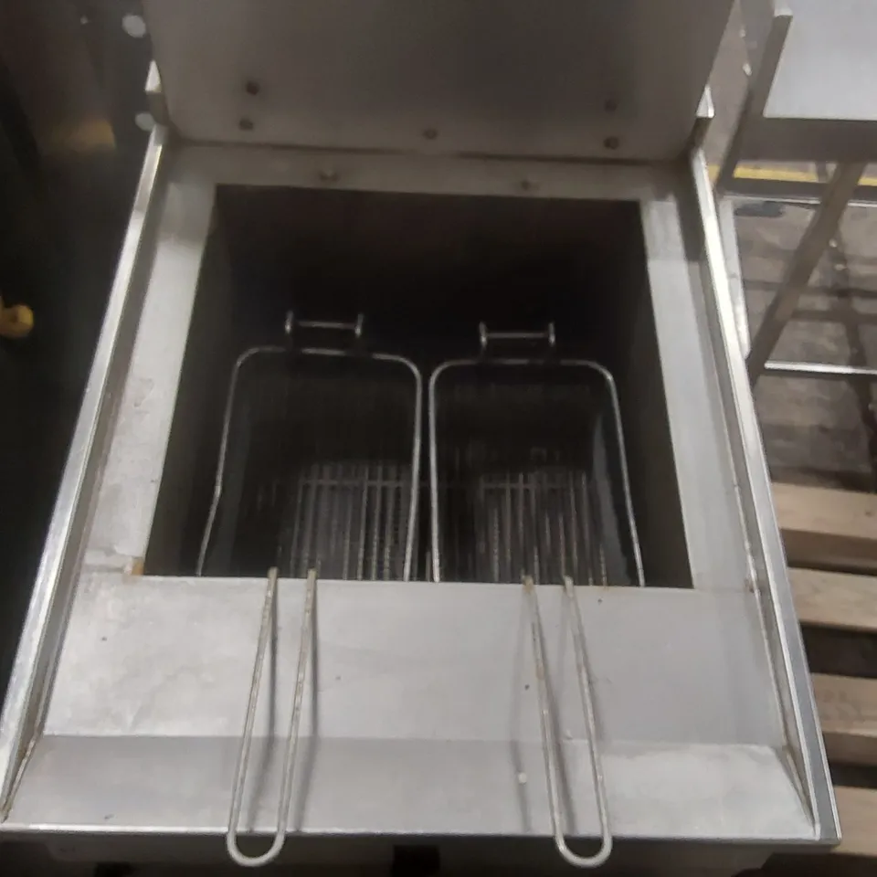 FALCON COMMERCIAL NATURAL GAS FRYER