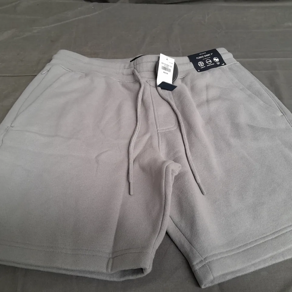 HOLLISTER LIGHT GREY FLEECE SHORTS 7 - MEDIUM