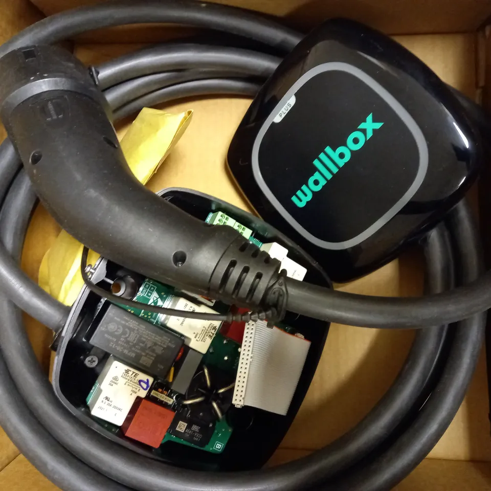 WALLBOX PULSAR PLUS PLP1-0-2-4-9-002 EVC 22KW/32A 3PH T2 EV CHARGING SYSTEM