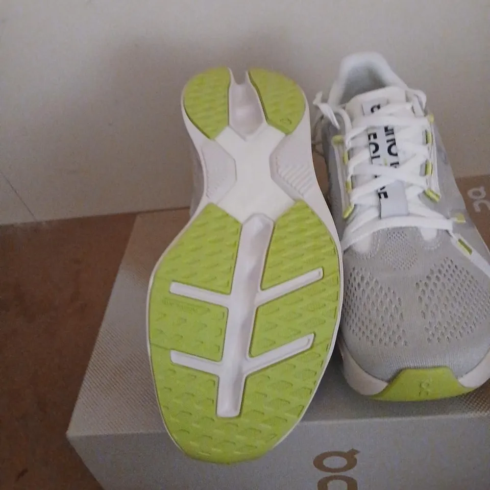 ON RUNNING CLOUDECLIPSE SHOES – WHITE/SAND, WOMEN'S UK 6.5 (US 8.5)