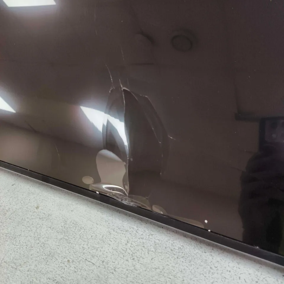 SAMSUNG 65-INCH LED TV – CRACKED SCREEN UNTESTED 
