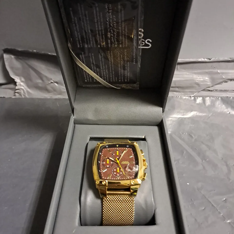 BOXED VICKERS ARMSTRONGS BEACON GOLD COLOUR CASING RED DIAL WATCH 