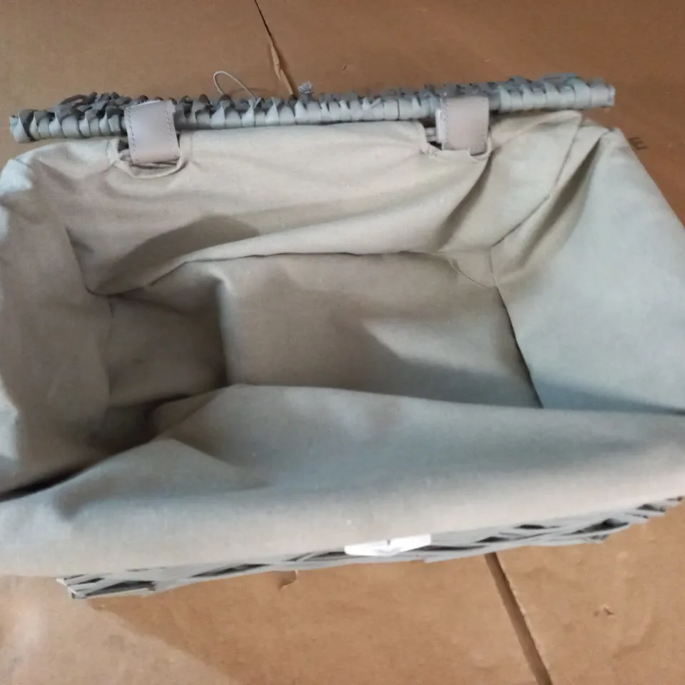 GREY WICKER FABRIC LINED STORAGE BOX - 35X20X15CM