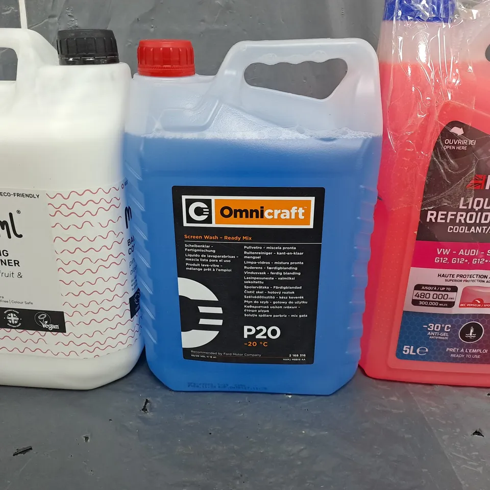 TOTE OF APPROXIMATELY 4 ASSORTED LIQUIDS TO INCLUDE - OMNICRAFT SCREEN WASH , MINIML BALANCING CONDITIONER ETC