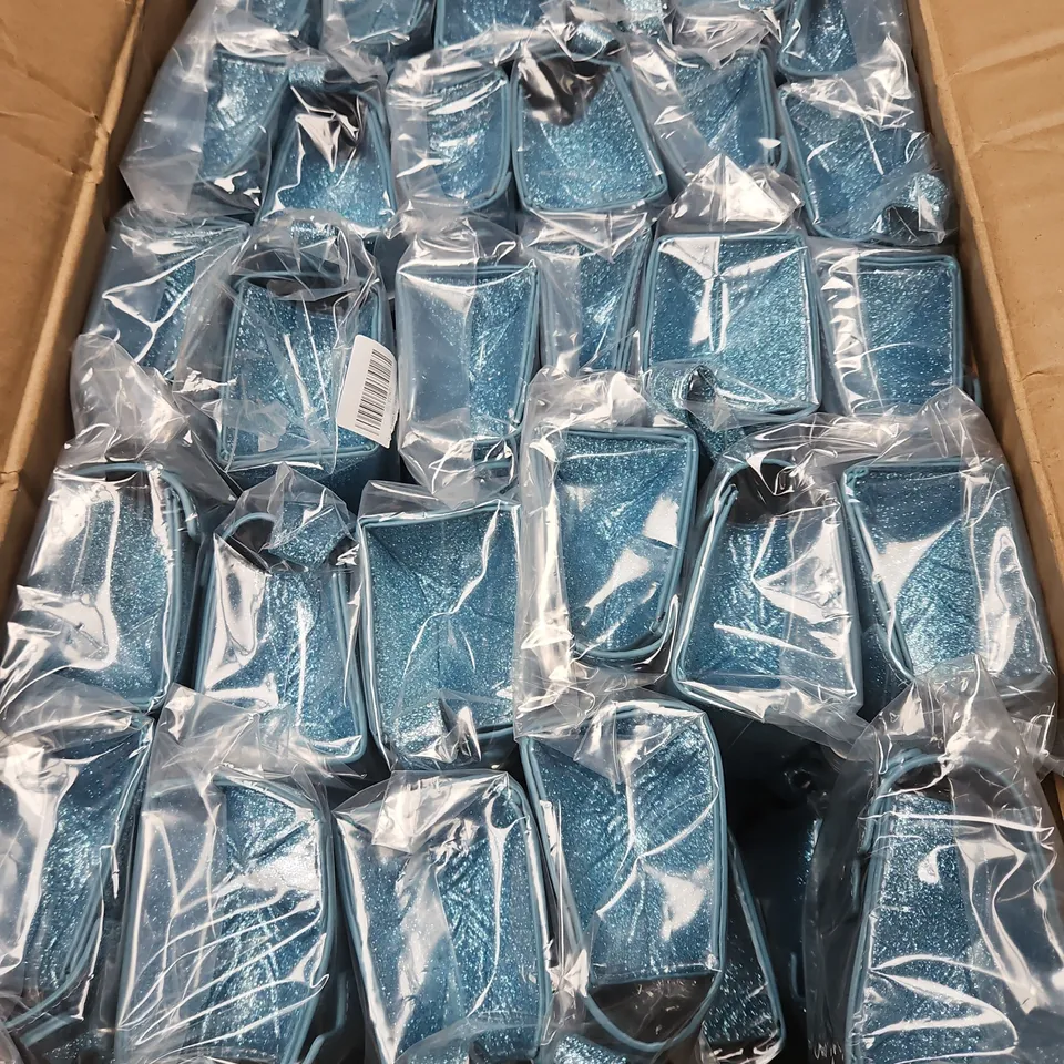 BOX OF APPROX 70 MINI HANDBAG CHARM BRACELET KITS IN BLUE GLITTER 