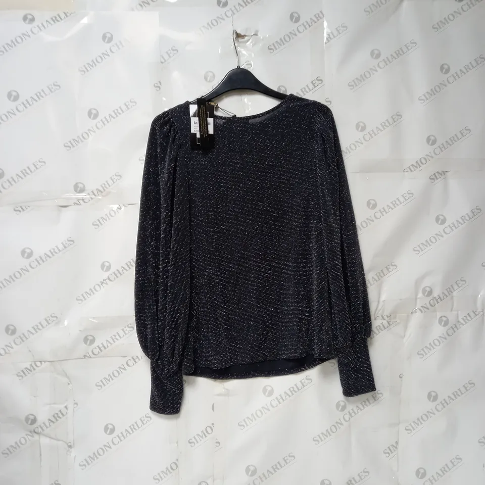 BOX OF APPROXIMATELY 10 WOMEN'S CLOTHING INCLUDING DRESSES, PANTS, TOPS ETC 