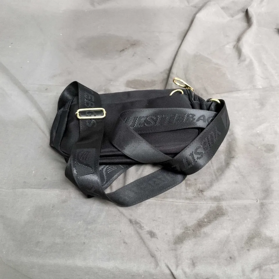 YUESITE BLACK QUILTED CROSSBODY BAG WITH PINK TRIM & LOGO STRAP
