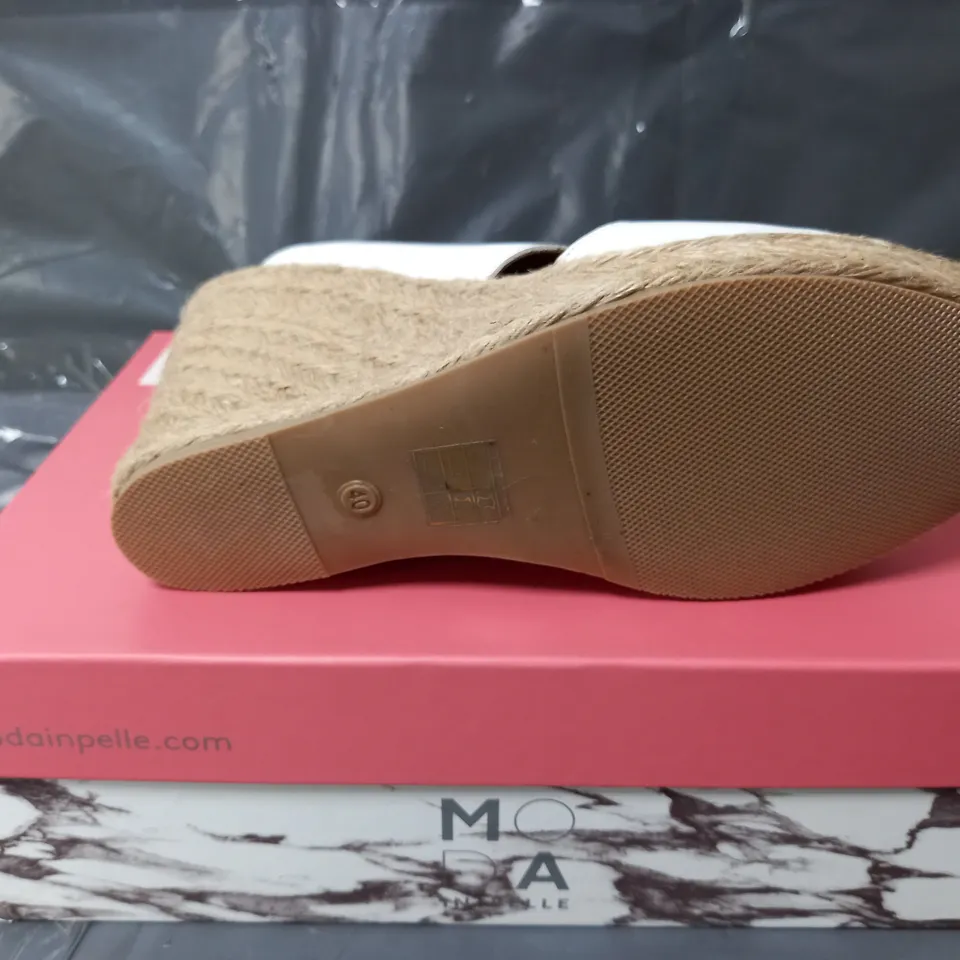 BOXED MODA SHOON PAMMILA WHITE LEATHER HIGH HEELS OPEN TOE - SIZE 7
