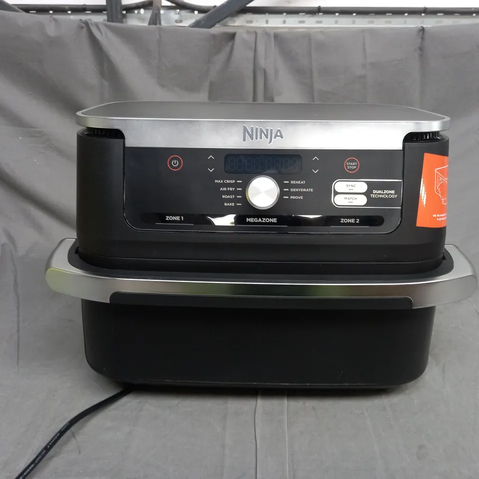 BOXED NINJA 10.4L FOODI FLEXDRAWER DUAL AIR FRYER AF500UK IN BLACK