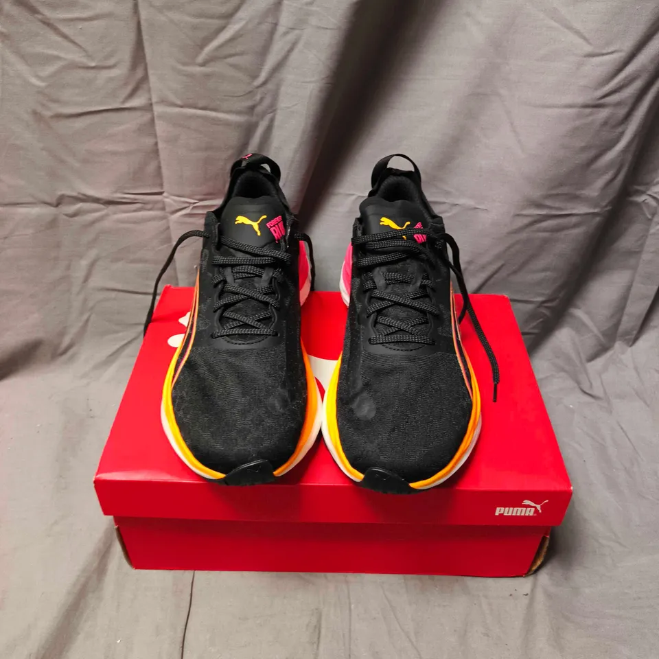 BOXED PAIR OF PUMA RUNNING SHOES – BLACK/ORANGE, MEN'S SIZE 8 AND A HALF
