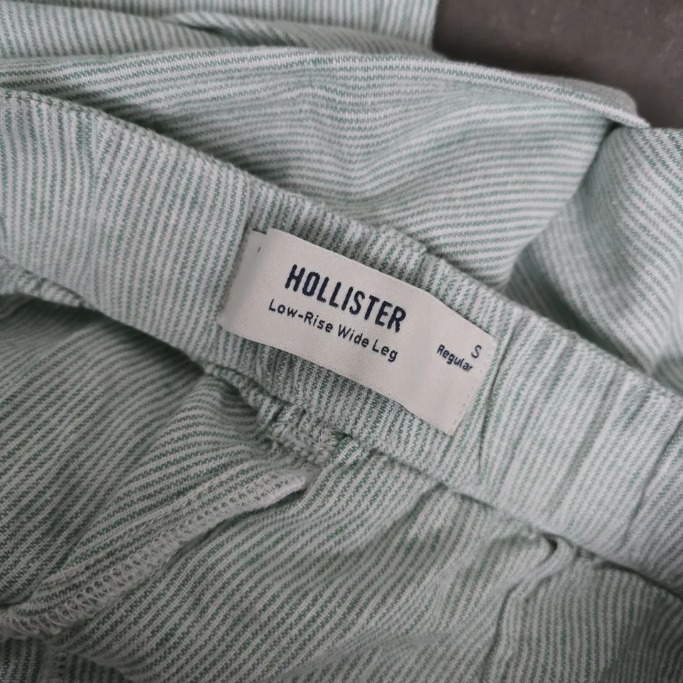 HOLLISTER WIDE LEG LOW-RISE TROUSERS IN GREEN STRIPE - S REGULAR