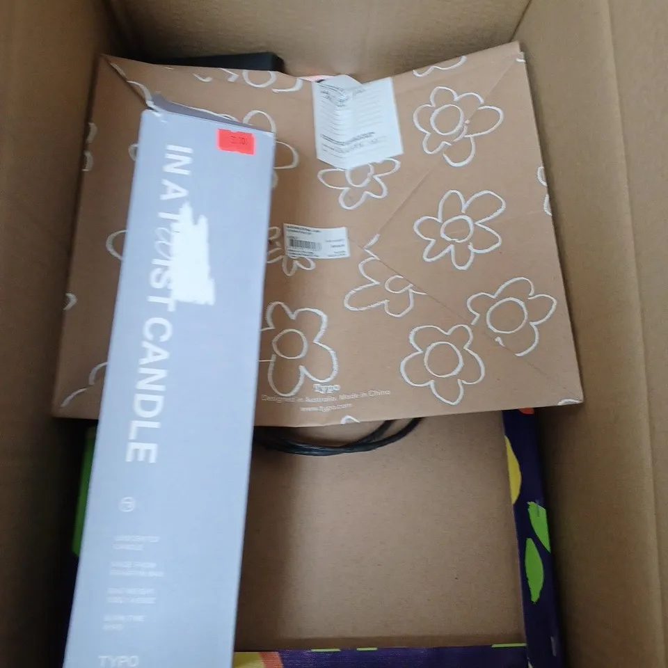 MEDIUM BOX OF ASSORTED HOUSEHOLD ITEMS TOO INCLUDE PENS , CANDLES AND BAGS 