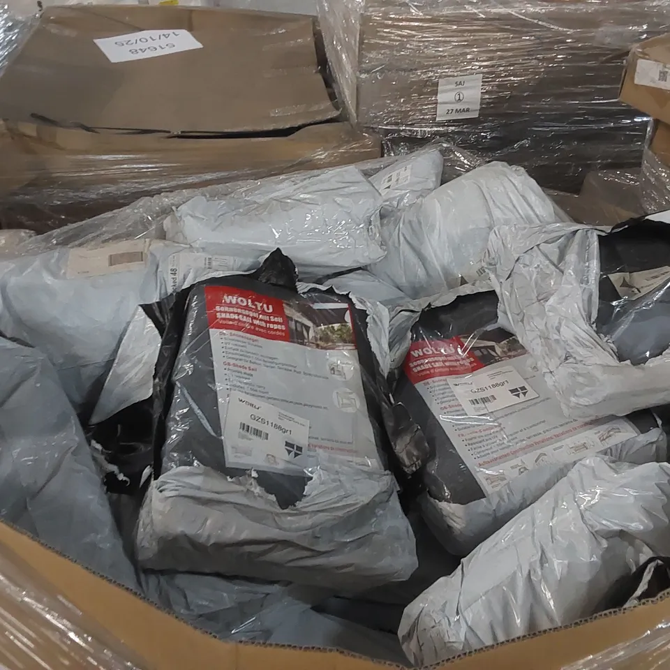 PALLET CONTAINING A VERY LARGE QUANTITY OF SHADE SAILS