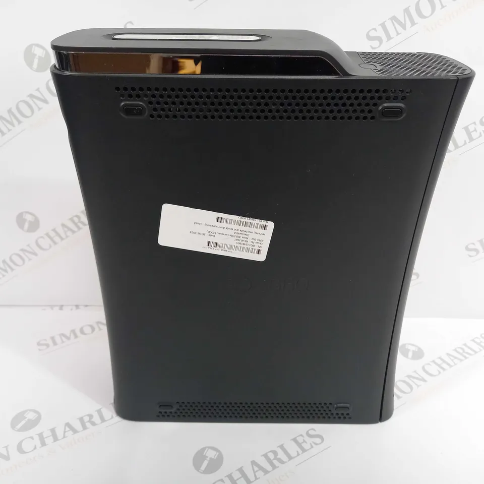 XBOX 360 WITH ONE CONTROLLER