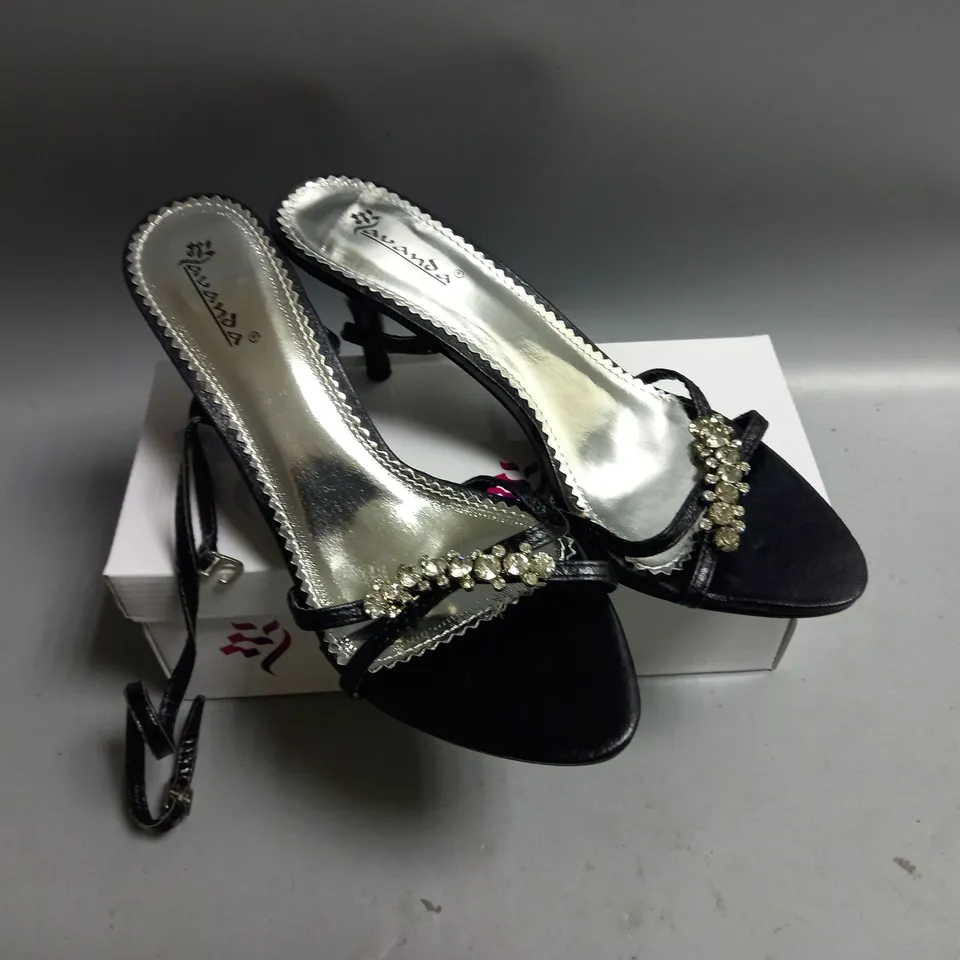 BOXED AVANDA LADIES BLACK SLING BACK SANDALS WITH CRYSTAL DETAIL. SIZE EU 39