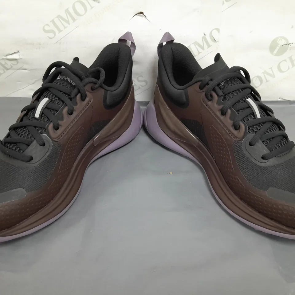 PAIR OF LULULEMON SHOES IN BROWN/PURPLE UK SIZE 4.5