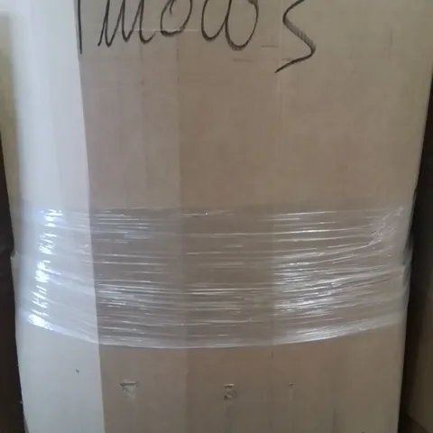 PALLET CONTAINING A LARGE QUANTITY OF PILLOWS