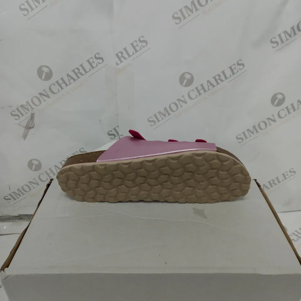 BOXED PAIR OF BONOVA FLOWER PRINT SANDAL ROSE SIZE 7 