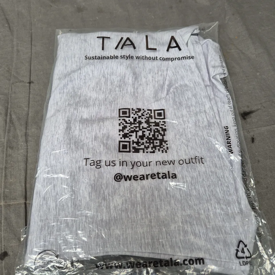 BAGGED TALA DAYFLEX SCOOP NECK LONG SLEEVE TOP - SIZE M 