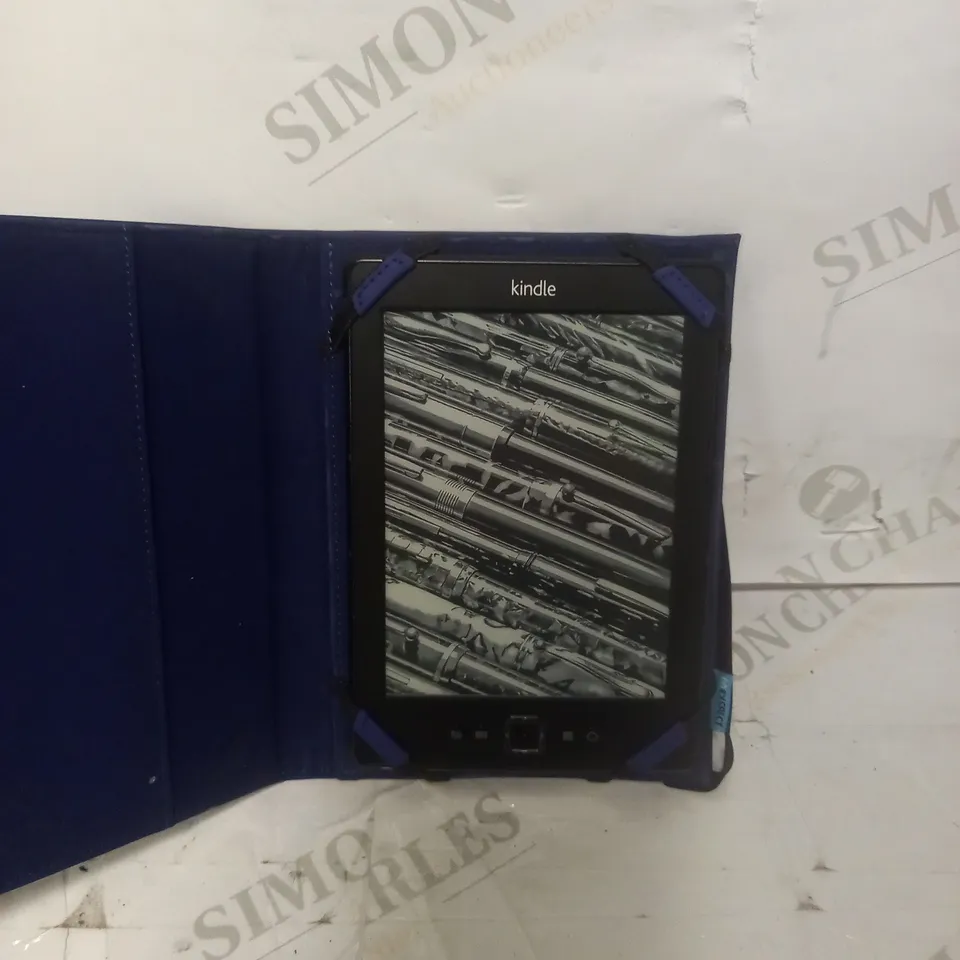 AMAZON D01100 KINDLE & CASE