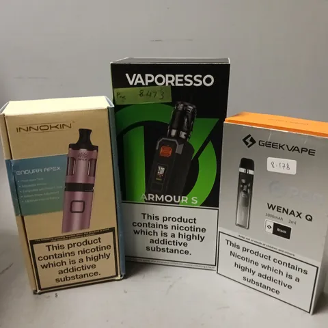APPROXIMATELY 20 VAPES & E-CIGARETTES TO INCLUDE VAPORESSO ARMOUR S, GEEKVAPE QPOD WENAX Q, INNOKIN ENDURA APEX, ETC