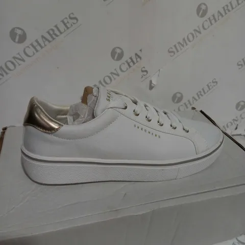 BOXED PAIR OF SKECHERS STREET LACE TRAINERS IN WHITE SIZE 5.5