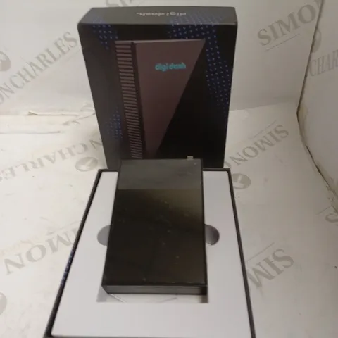DIGI DASH PLUG & PLAY ENTERTAINMENT VEHICLE HUB