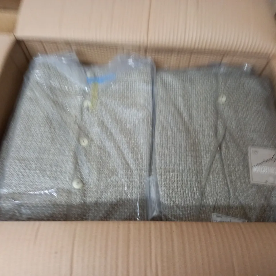 LOT OF APPROXIMATELY 40 V-NECK BUTTON CARDIGANS IN NATURAL - SIZE UNSPECIFIED