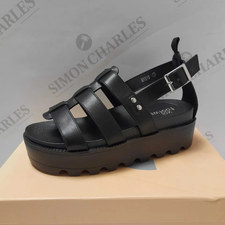 KOI TIBER CHUNKY ROMAN BLACK PU SANDALS - SIZE 3