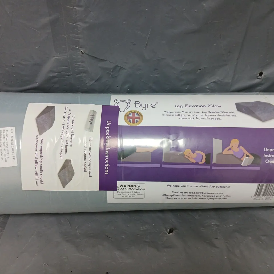 BAGGED BYRE LEG ELEVATION PILLOW