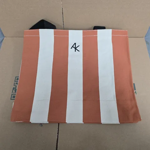 LARGE QUANTITY OF STRIPED TOTE BAGS