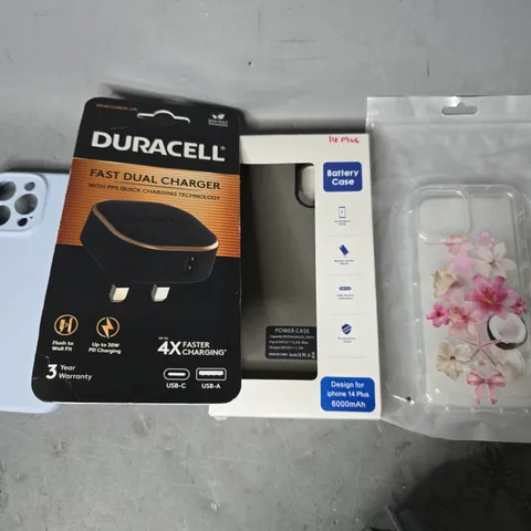APPROXIMATELY 10 ASSORTED ITEMS TO INCLUDE - DURACELL FAST DUAL CHARGER , PHONE CASES ETC